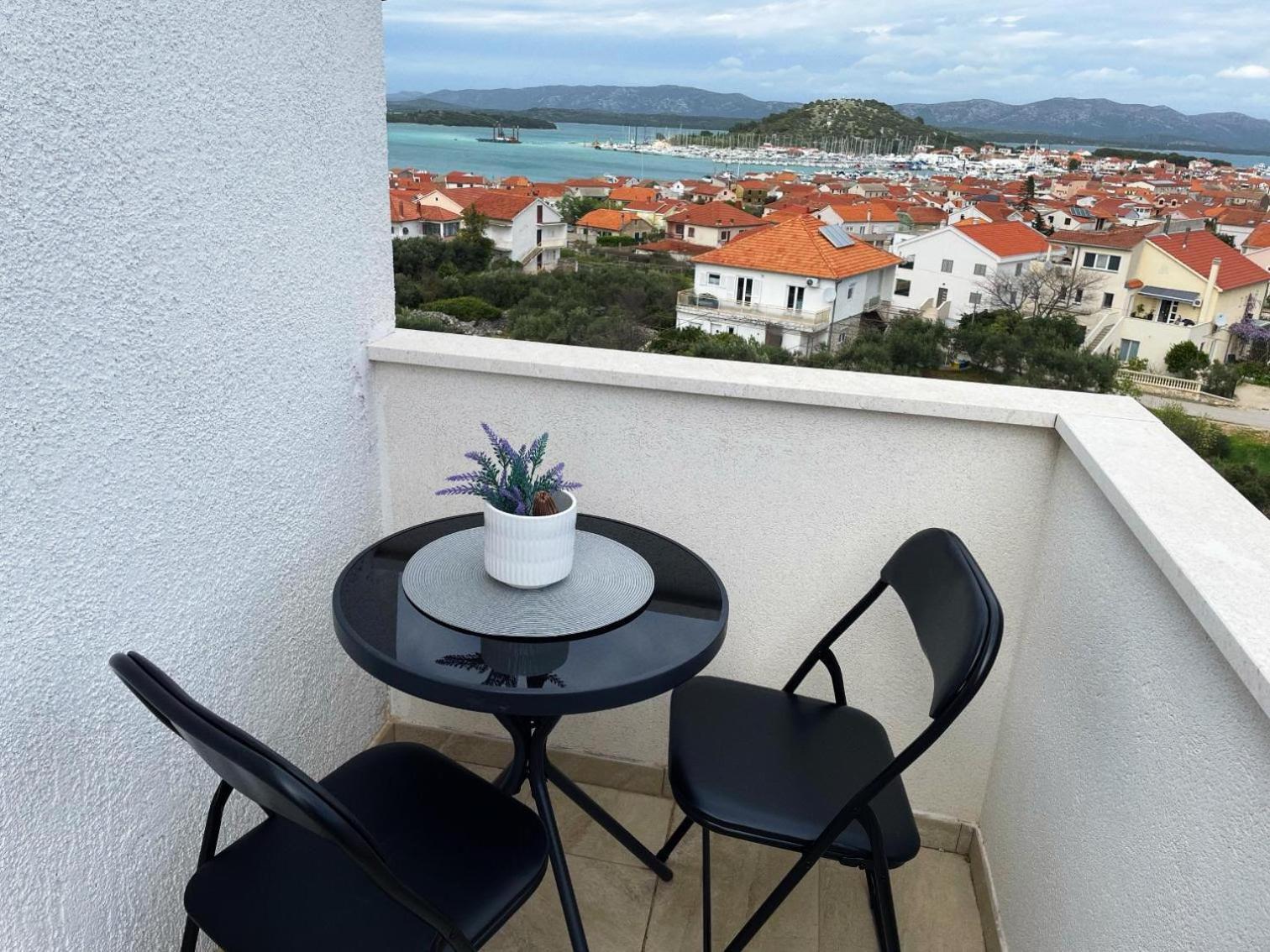 Apartments Kostelic ムルテル 部屋 写真