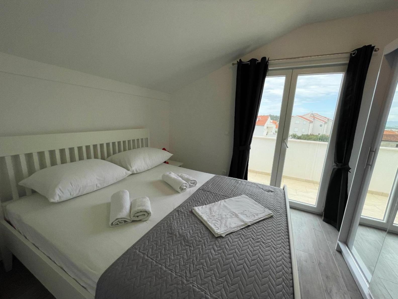 Apartments Kostelic ムルテル エクステリア 写真
