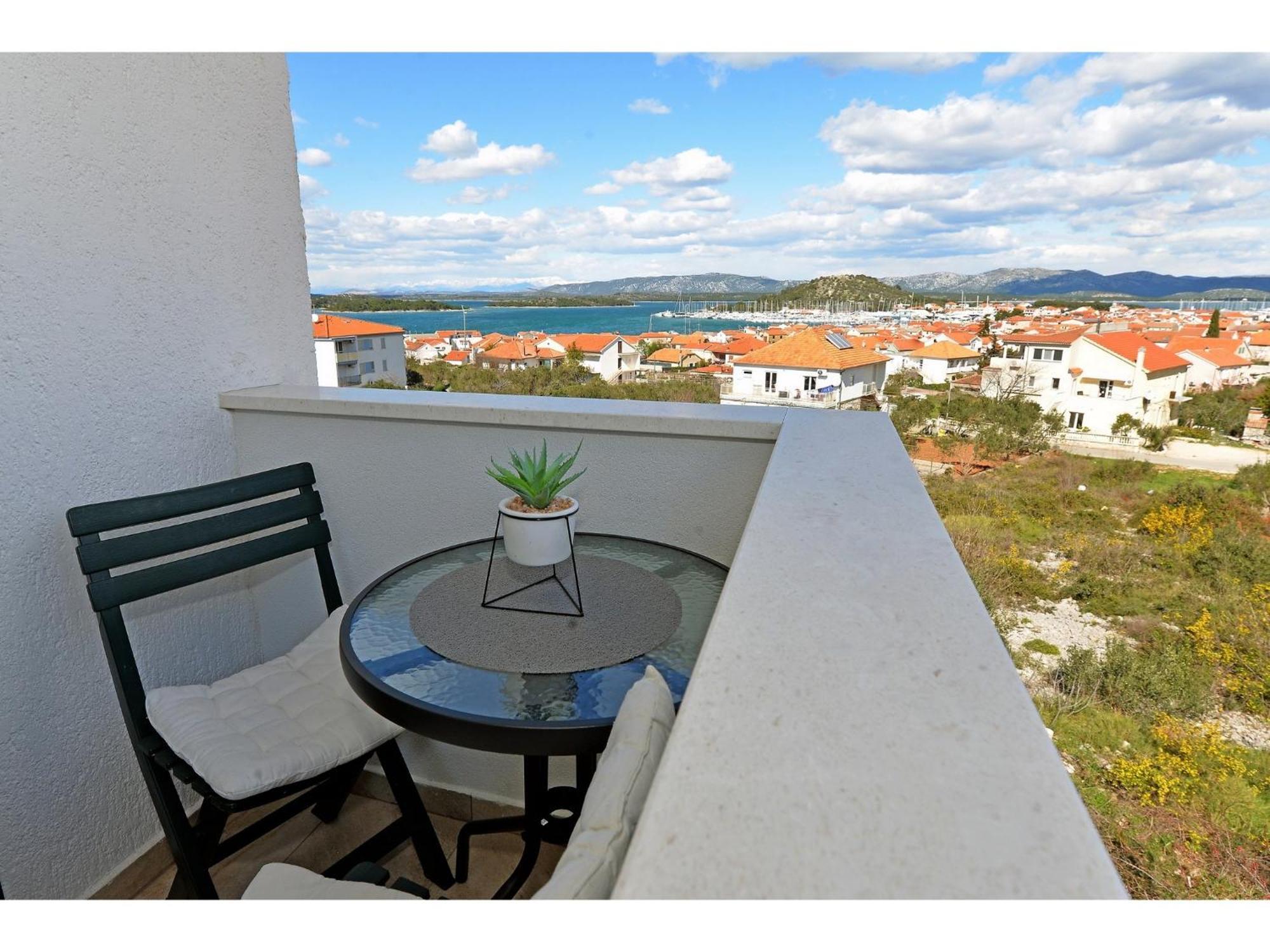 Apartments Kostelic ムルテル 部屋 写真