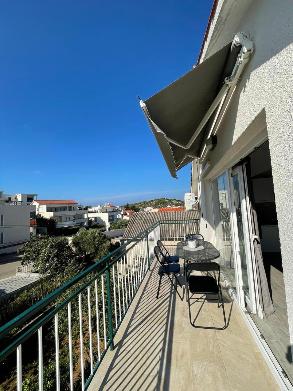 Apartments Kostelic ムルテル 部屋 写真