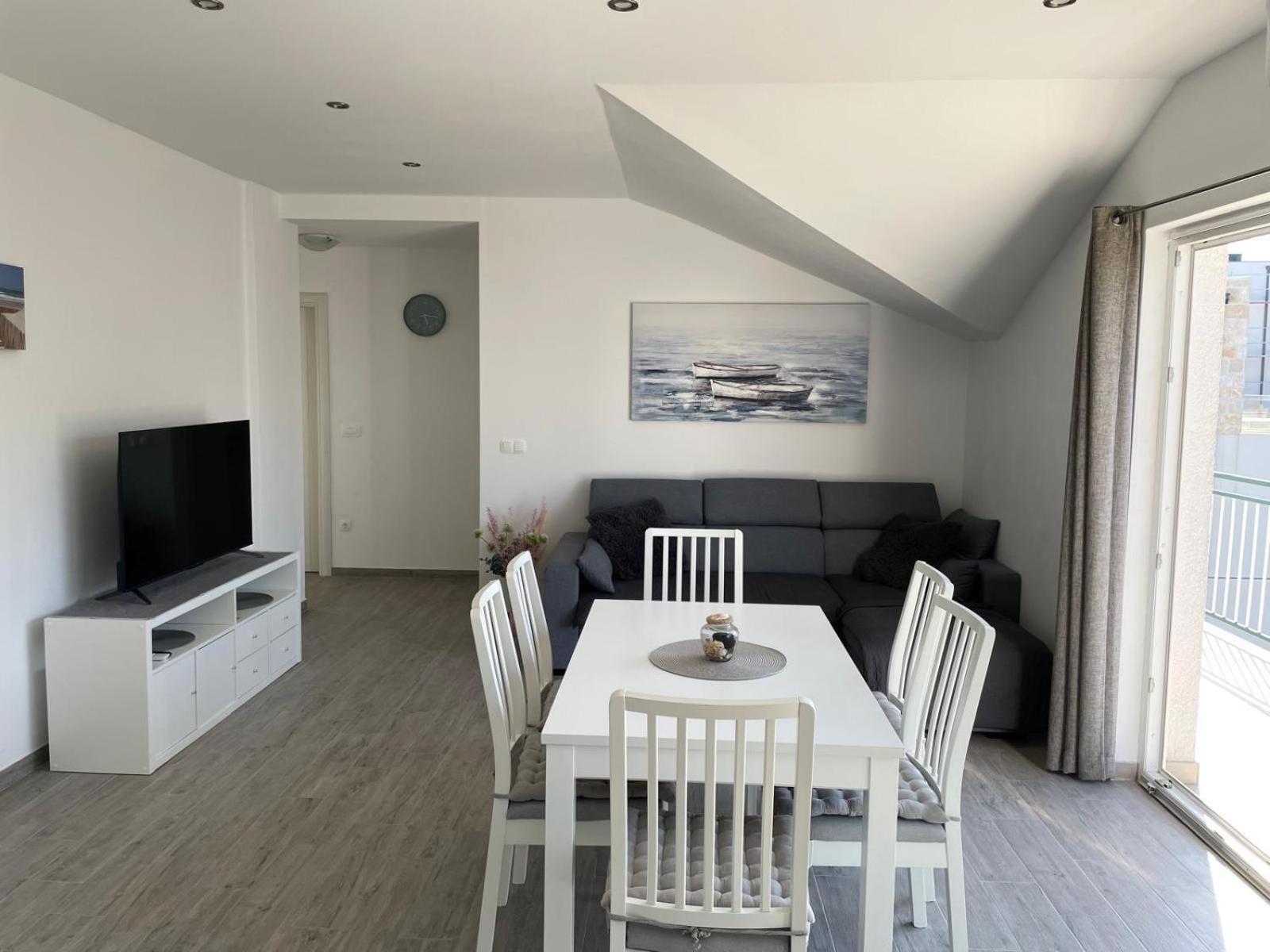 Apartments Kostelic ムルテル 部屋 写真