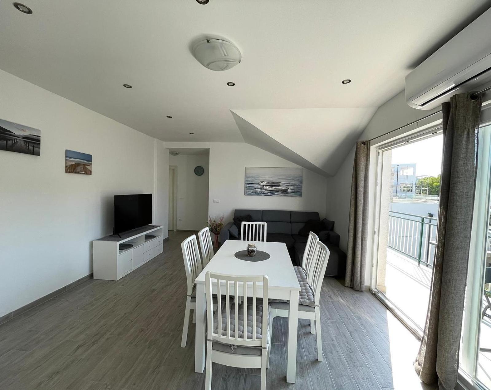 Apartments Kostelic ムルテル エクステリア 写真