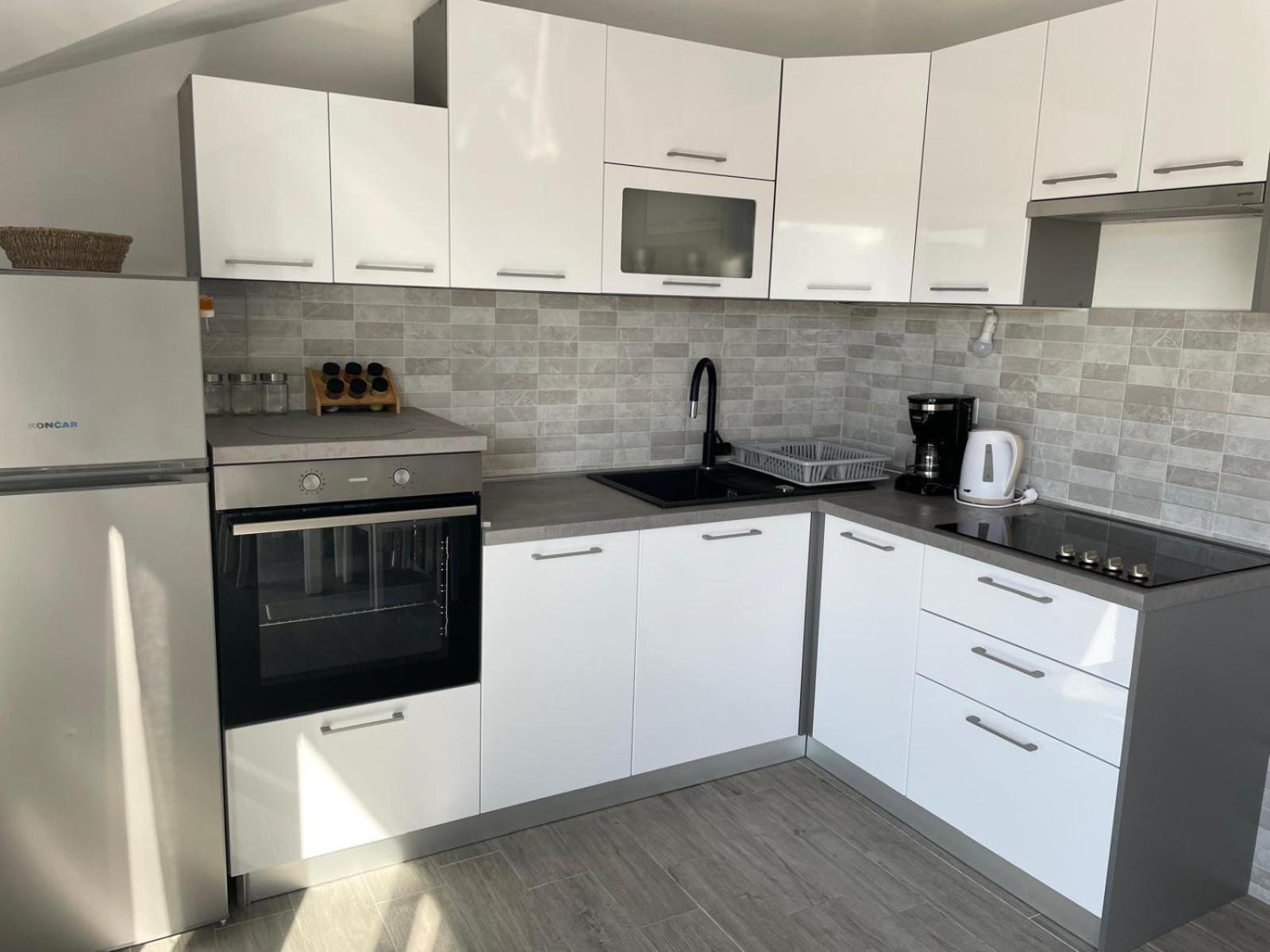 Apartments Kostelic ムルテル 部屋 写真