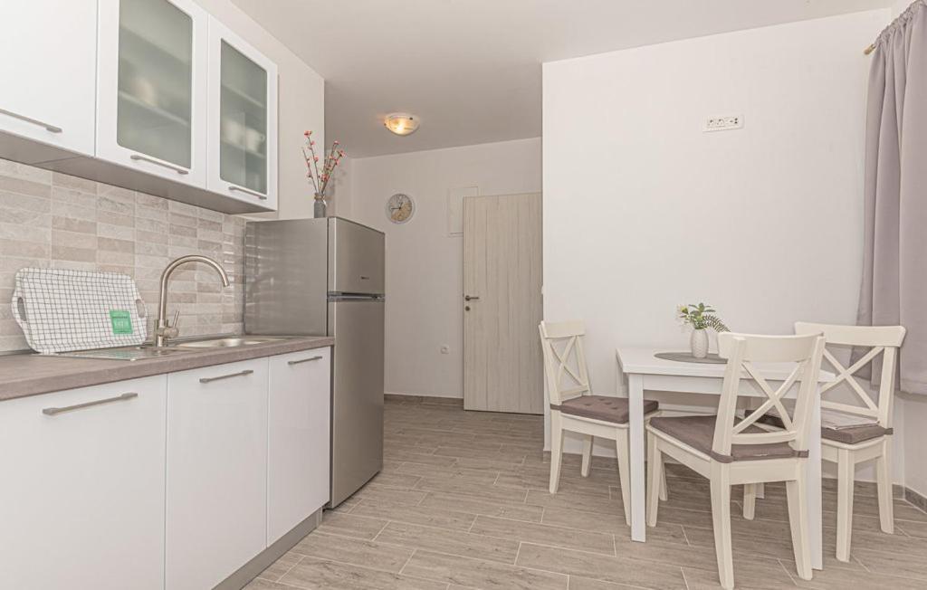 Apartments Kostelic ムルテル 部屋 写真